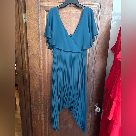 Dark Green Kenzie Dress (DARK Green) layers of chiffon and soft pleats, size 4 - Picture 2 of 7